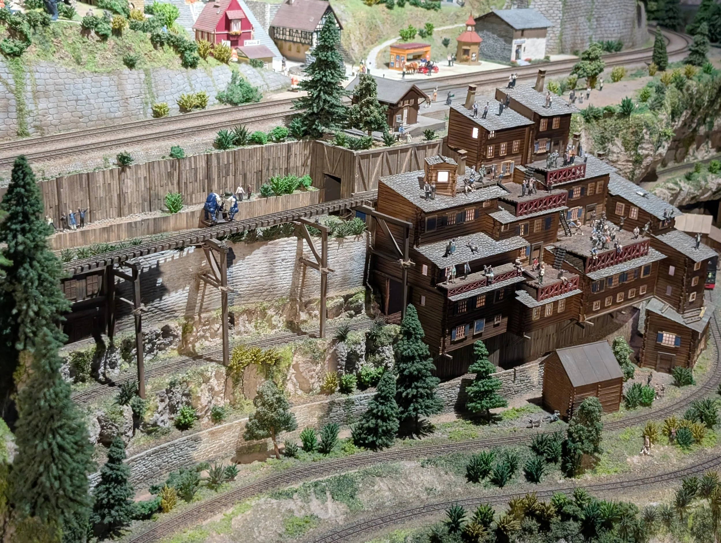 A detailed model scene at Small Worlds Miniature Museum.